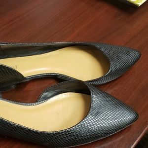 Nine West D'orsay flats.